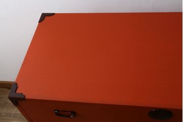 中古　広島・府中家具　松創(MATSUSO・マツソウ)　総桐(キリ)材　上品な朱塗りが目を引く雅な衣装箪笥(総桐箪笥、収納タンス、和たんす、サイドボード、サイドチェスト、引き出し)(定価推定約200万円)(R-079023)