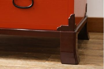 中古　広島・府中家具　松創(MATSUSO・マツソウ)　総桐(キリ)材　上品な朱塗りが目を引く雅な衣装箪笥(総桐箪笥、収納タンス、和たんす、サイドボード、サイドチェスト、引き出し)(定価推定約200万円)(R-079023)