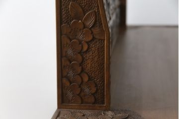 中古　美品　軽井沢彫り　満開の桜の彫刻をあしらった優美なドレッシングチェスト(ドレッサー、鏡台、引き出し、化粧台、サイドチェスト)(R-079024)