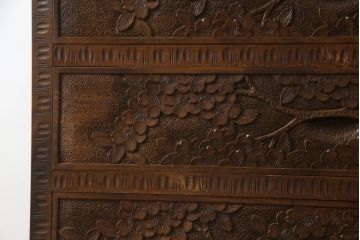 中古　美品　軽井沢彫り　満開の桜の彫刻をあしらった優美なドレッシングチェスト(ドレッサー、鏡台、引き出し、化粧台、サイドチェスト)(R-079024)