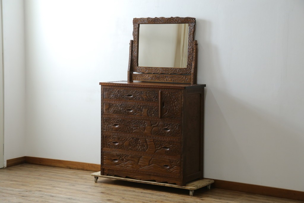中古　美品　軽井沢彫り　満開の桜の彫刻をあしらった優美なドレッシングチェスト　(R-079024)