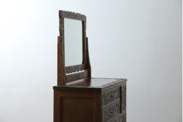 中古　美品　軽井沢彫り　満開の桜の彫刻をあしらった優美なドレッシングチェスト　(R-079024)