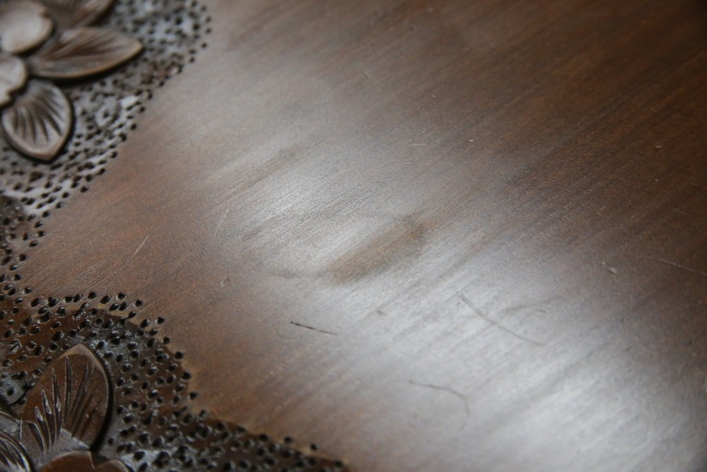 中古　美品　軽井沢彫り　満開の桜の彫刻をあしらった優美なドレッシングチェスト　(R-079024)