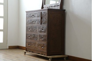 中古　美品　軽井沢彫り　満開の桜の彫刻をあしらった優美なドレッシングチェスト　(R-079024)