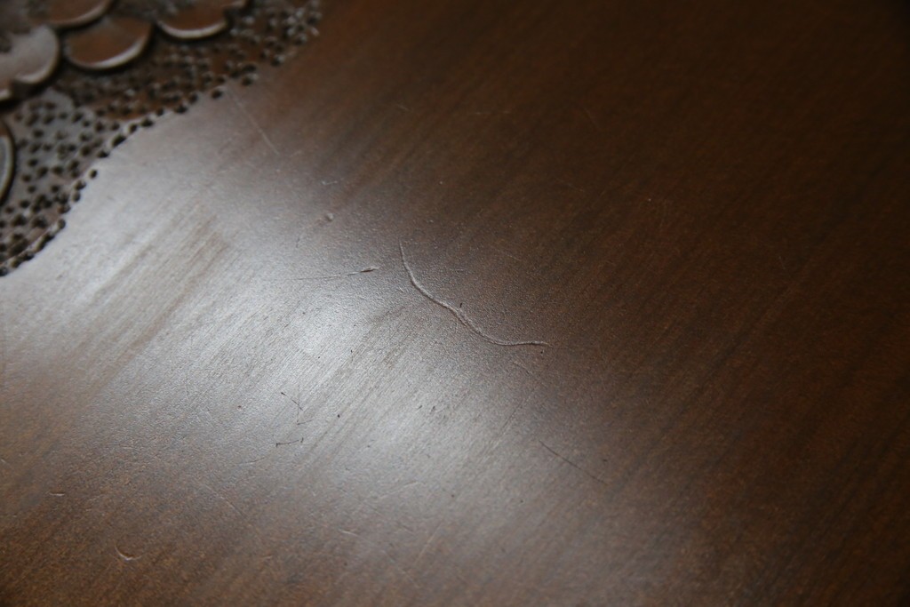 中古　美品　軽井沢彫り　満開の桜の彫刻をあしらった優美なドレッシングチェスト　(R-079024)