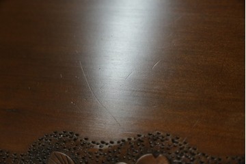 中古　美品　軽井沢彫り　満開の桜の彫刻をあしらった優美なドレッシングチェスト　(R-079024)