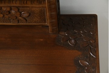 中古　美品　軽井沢彫り　満開の桜の彫刻をあしらった優美なドレッシングチェスト　(R-079024)