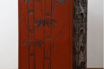 中古　美品　民芸家具　日光彫り　松竹梅の彫刻をあしらった朱塗りの小引き出し(小物収納、ドロワー、サイドチェスト)(R-079025)