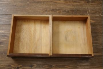 中古　美品　松本民芸家具　高山デザイン　落ち着きのある和モダンな雰囲気が魅力的な舞良型重ね戸棚(食器棚、水屋箪笥、収納棚、キャビネット)(R-079027)