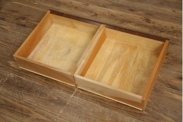 中古　美品　松本民芸家具　高山デザイン　落ち着きのある和モダンな雰囲気が魅力的な舞良型重ね戸棚(食器棚、水屋箪笥、収納棚、キャビネット)(R-079027)