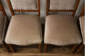 中古　美品　横浜クラシック家具　ダニエル(daniel)　ミッシェル(Michel)サイドチェア　挽き物脚がクラシカルな雰囲気を演出してくれるダイニングチェア5脚セット(椅子、イス、アームレスチェア、バラ売り可能)(R-079030)