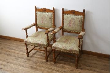 中古　美品　横浜クラシック家具　ダニエル(daniel)　ミッシェル(Michel)　高級感のある優雅な佇まいが魅力的なアームチェア2脚セット(ダイニングチェア、椅子、イス)(R-079031)