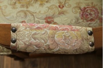 中古　美品　横浜クラシック家具　ダニエル(daniel)　ミッシェル(Michel)　高級感のある優雅な佇まいが魅力的なアームチェア2脚セット(ダイニングチェア、椅子、イス)(R-079031)