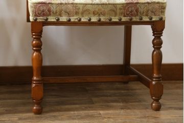 中古　美品　横浜クラシック家具　ダニエル(daniel)　ミッシェル(Michel)　高級感のある優雅な佇まいが魅力的なアームチェア2脚セット(ダイニングチェア、椅子、イス)(R-079031)