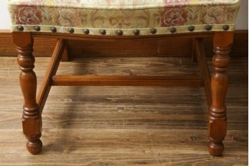中古　美品　横浜クラシック家具　ダニエル(daniel)　ミッシェル(Michel)　高級感のある優雅な佇まいが魅力的なアームチェア2脚セット(ダイニングチェア、椅子、イス)(R-079031)