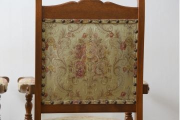 中古　美品　横浜クラシック家具　ダニエル(daniel)　ミッシェル(Michel)　高級感のある優雅な佇まいが魅力的なアームチェア2脚セット(ダイニングチェア、椅子、イス)(R-079031)
