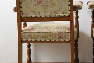 中古　美品　横浜クラシック家具　ダニエル(daniel)　ミッシェル(Michel)　高級感のある優雅な佇まいが魅力的なアームチェア2脚セット(ダイニングチェア、椅子、イス)(R-079031)