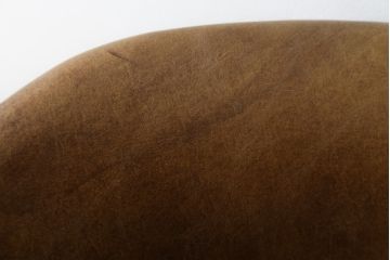 中古　HALO(ハロ)　本革(レザー)　キリム　Biker Tan(バイカータン)　雰囲気を変えて楽しめる座面リバーシブルのプロフェッサーアームチェア(ラウンジチェア、一人掛けソファ、サロンチェア、イージーチェア、椅子、イス)(定価約18万円)(R-079032)