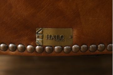 中古　HALO(ハロ)　本革(レザー)　キリム　Biker Tan(バイカータン)　雰囲気を変えて楽しめる座面リバーシブルのプロフェッサーアームチェア(ラウンジチェア、一人掛けソファ、サロンチェア、イージーチェア、椅子、イス)(定価約18万円)(R-079032)
