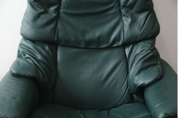 中古　EKORNES(エコーネス)　本革　ロングセラー!!一番人気のストレスレス レノ クラシック(M)(レザー、アームチェア、リクライニングチェア、椅子、一人掛けソファ、1Pソファ)(R-079033)