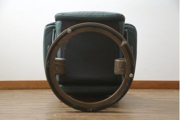 中古　EKORNES(エコーネス)　本革　ロングセラー!!一番人気のストレスレス レノ クラシック(M)(レザー、アームチェア、リクライニングチェア、椅子、一人掛けソファ、1Pソファ)(R-079033)
