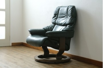 中古　EKORNES(エコーネス)　本革　ロングセラー!!　一番人気のストレスレス レノ クラシック M　(R-079033)