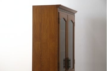 中古　ペイント仕上げ限定　横浜ダニエル(daniel)　アーリーアメリカンシリーズ　A-208　温かみのある木の色合いが魅力的なキャビネット(本箱、ブックケース、カップボード、食器棚、戸棚、収納棚、飾り棚)(R-079034)