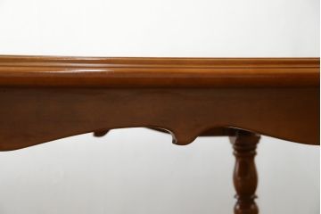 中古　横浜クラシック家具　ダニエル(daniel)　アーリーアメリカンシリーズ　Michel(ミッシェル)　A-307　ヨーロピアンな装飾が上品なダイニングテーブル(ミッシェルテーブル、4人掛け、6人掛け、食卓)(R-079035)