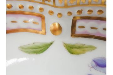 デンマーク　ROYAL COPENHAGEN(ロイヤルコペンハーゲン)　フローラダニカ　20/3508　瑞々しい花と金彩が美しいトライアングルディッシュ(三角プレート、フラワー、皿、洋食器、北欧)(R-079040)　