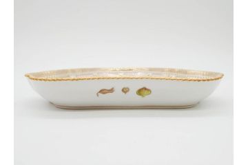 デンマーク　ROYAL COPENHAGEN(ロイヤルコペンハーゲン)　フローラダニカ　20/3508　瑞々しい花と金彩が美しいトライアングルディッシュ(三角プレート、フラワー、皿、洋食器、北欧)(R-079040)　