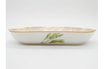 デンマーク　ROYAL COPENHAGEN(ロイヤルコペンハーゲン)　フローラダニカ　20/3508　瑞々しい花と金彩が美しいトライアングルディッシュ(三角プレート、フラワー、皿、洋食器、北欧)(R-079040)　