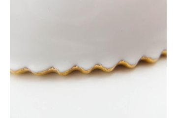デンマーク　ROYAL COPENHAGEN(ロイヤルコペンハーゲン)　フローラダニカ　20/3508　瑞々しい花と金彩が美しいトライアングルディッシュ(三角プレート、フラワー、皿、洋食器、北欧)(R-079040)　