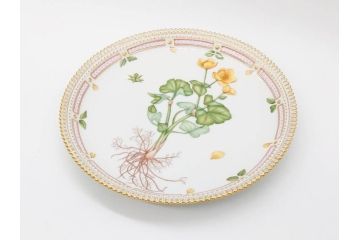 デンマーク　ROYAL COPENHAGEN(ロイヤルコペンハーゲン)　フローラダニカ　20/3566　細部まで繊細に描かれた花が上品なプレート(金彩、フラワー、ディッシュ、大皿、洋食器、北欧)(R-079041)　