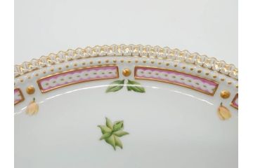 デンマーク　ROYAL COPENHAGEN(ロイヤルコペンハーゲン)　フローラダニカ　20/3566　細部まで繊細に描かれた花が上品なプレート(金彩、フラワー、ディッシュ、大皿、洋食器、北欧)(R-079041)　