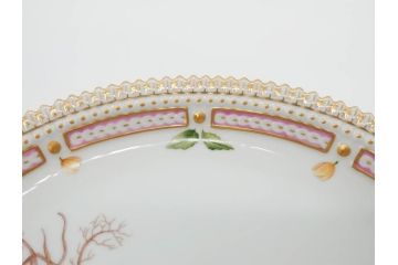 デンマーク　ROYAL COPENHAGEN(ロイヤルコペンハーゲン)　フローラダニカ　20/3566　細部まで繊細に描かれた花が上品なプレート(金彩、フラワー、ディッシュ、大皿、洋食器、北欧)(R-079041)　