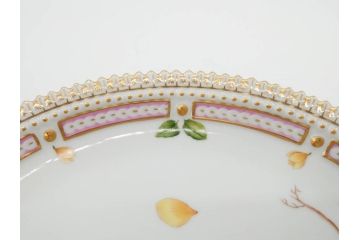 デンマーク　ROYAL COPENHAGEN(ロイヤルコペンハーゲン)　フローラダニカ　20/3566　細部まで繊細に描かれた花が上品なプレート(金彩、フラワー、ディッシュ、大皿、洋食器、北欧)(R-079041)　