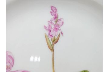 デンマーク　ROYAL COPENHAGEN(ロイヤルコペンハーゲン)　フローラダニカ　617　匠の美技に魅了されるプレート(花、フラワー、金彩、ケーキプレート、中皿、ディッシュ、洋食器、北欧)(R-079042)　