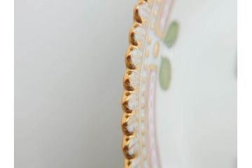 デンマーク　ROYAL COPENHAGEN(ロイヤルコペンハーゲン)　フローラダニカ　617　匠の美技に魅了されるプレート(花、フラワー、金彩、ケーキプレート、中皿、ディッシュ、洋食器、北欧)(R-079042)　