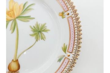 デンマーク　ROYAL COPENHAGEN(ロイヤルコペンハーゲン)　フローラダニカ　615　黄色い花が印象的で優雅なプレート(金彩、フラワー、ディッシュ、小皿、銘々皿、洋食器、北欧)(R-079043)