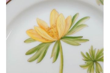 デンマーク　ROYAL COPENHAGEN(ロイヤルコペンハーゲン)　フローラダニカ　615　黄色い花が印象的で優雅なプレート(金彩、フラワー、ディッシュ、小皿、銘々皿、洋食器、北欧)(R-079043)