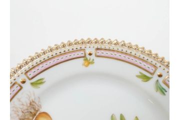 デンマーク　ROYAL COPENHAGEN(ロイヤルコペンハーゲン)　フローラダニカ　615　黄色い花が印象的で優雅なプレート(金彩、フラワー、ディッシュ、小皿、銘々皿、洋食器、北欧)(R-079043)