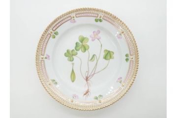 デンマーク　ROYAL COPENHAGEN(ロイヤルコペンハーゲン)　フローラダニカ　621　可憐な花のデザインが可愛らしいプレート(金彩、フラワー、ディッシュ、中皿、ケーキプレート、洋食器、北欧)(R-079045)