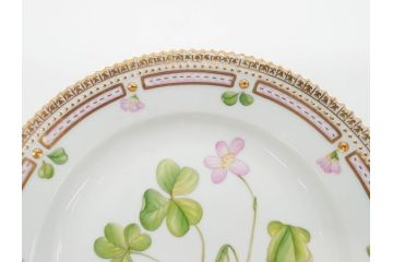 デンマーク　ROYAL COPENHAGEN(ロイヤルコペンハーゲン)　フローラダニカ　621　可憐な花のデザインが可愛らしいプレート(金彩、フラワー、ディッシュ、中皿、ケーキプレート、洋食器、北欧)(R-079045)