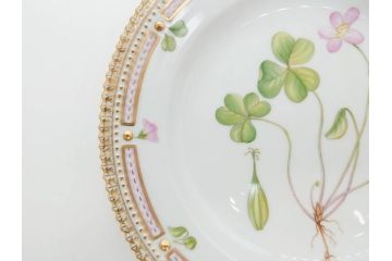 デンマーク　ROYAL COPENHAGEN(ロイヤルコペンハーゲン)　フローラダニカ　621　可憐な花のデザインが可愛らしいプレート(金彩、フラワー、ディッシュ、中皿、ケーキプレート、洋食器、北欧)(R-079045)