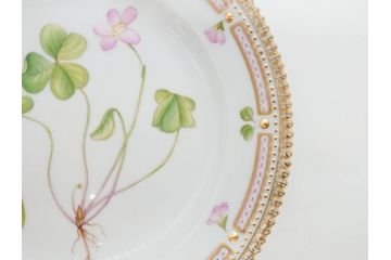 デンマーク　ROYAL COPENHAGEN(ロイヤルコペンハーゲン)　フローラダニカ　621　可憐な花のデザインが可愛らしいプレート(金彩、フラワー、ディッシュ、中皿、ケーキプレート、洋食器、北欧)(R-079045)