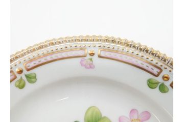 デンマーク　ROYAL COPENHAGEN(ロイヤルコペンハーゲン)　フローラダニカ　621　可憐な花のデザインが可愛らしいプレート(金彩、フラワー、ディッシュ、中皿、ケーキプレート、洋食器、北欧)(R-079045)