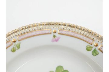 デンマーク　ROYAL COPENHAGEN(ロイヤルコペンハーゲン)　フローラダニカ　621　可憐な花のデザインが可愛らしいプレート(金彩、フラワー、ディッシュ、中皿、ケーキプレート、洋食器、北欧)(R-079045)