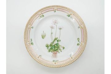 デンマーク　ROYAL COPENHAGEN(ロイヤルコペンハーゲン)　フローラダニカ　621　煌びやかな金彩と生き生きと描かれた花に見惚れるプレート(フラワー、ディッシュ、中皿、ケーキプレート、洋食器、北欧)(R-079046)