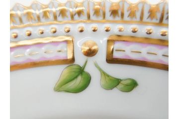 デンマーク　ROYAL COPENHAGEN(ロイヤルコペンハーゲン)　フローラダニカ　621　煌びやかな金彩と生き生きと描かれた花に見惚れるプレート(フラワー、ディッシュ、中皿、ケーキプレート、洋食器、北欧)(R-079046)