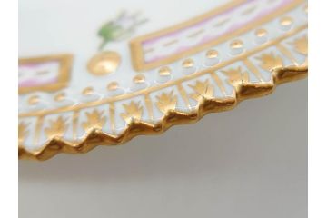 デンマーク　ROYAL COPENHAGEN(ロイヤルコペンハーゲン)　フローラダニカ　621　煌びやかな金彩と生き生きと描かれた花に見惚れるプレート(フラワー、ディッシュ、中皿、ケーキプレート、洋食器、北欧)(R-079046)